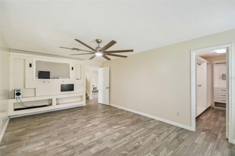 Casa en venta en Orlando, Florida, 6 dormitorios, 282.42 m2 № 1422535 - foto 17