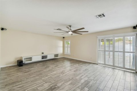 House in Orlando, Florida 6 bedrooms, 282.42 sq.m. № 1422535 - photo 7