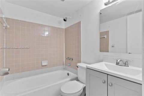 Apartment in Miami, Florida 2 bedrooms, 76.64 sq.m. № 1393649 - photo 6