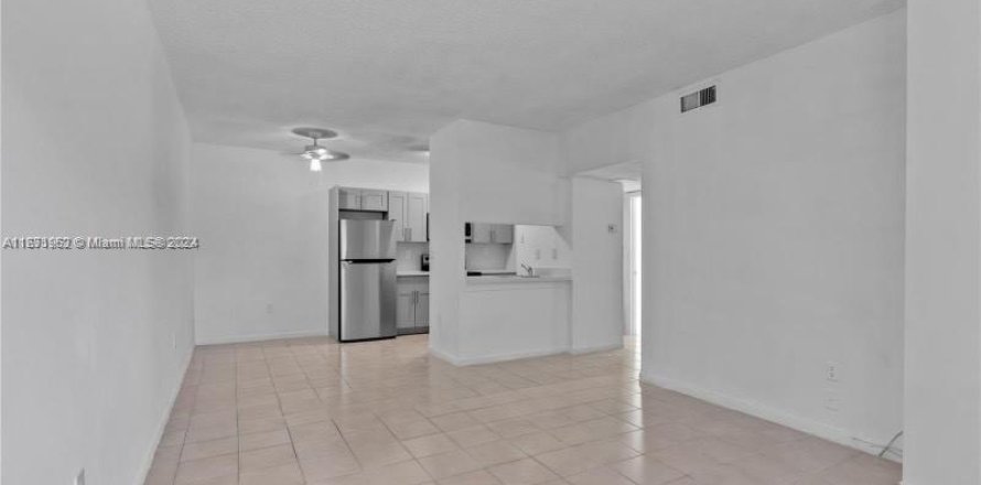 Apartment in Miami, Florida 2 bedrooms, 76.64 sq.m. № 1393649