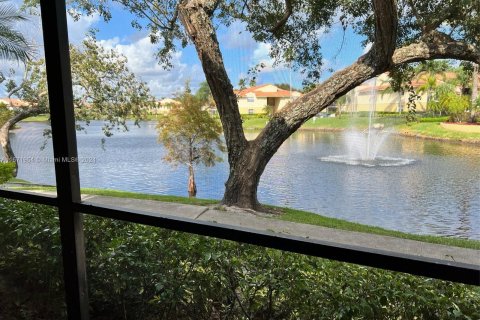 Condo in Pompano Beach, Florida, 1 bedroom  № 1393645 - photo 9