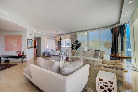 Condo in Miami Beach, Florida, 3 bedrooms  № 924307 - photo 4