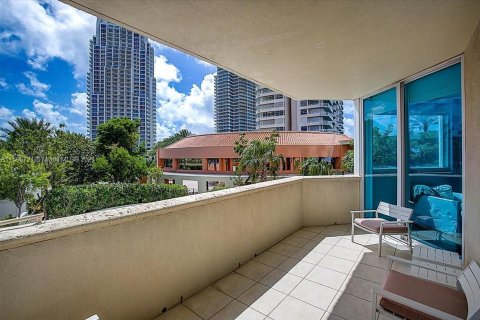 Condo in Miami Beach, Florida, 3 bedrooms  № 924307 - photo 3