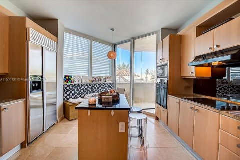 Condo in Miami Beach, Florida, 3 bedrooms  № 924307 - photo 20