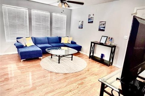Condominio en venta en Orlando, Florida, 2 dormitorios, 77.02 m2 № 810910 - foto 2