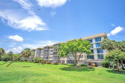 Copropriété à louer à Pompano Beach, Floride: 3 chambres, 130.99 m2 № 1310379 - photo 26