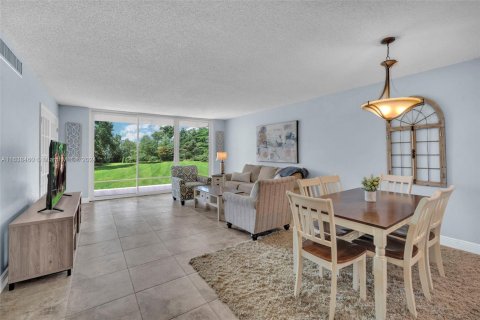 Copropriété à louer à Pompano Beach, Floride: 3 chambres, 130.99 m2 № 1310379 - photo 1