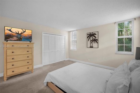 Condo in Pompano Beach, Florida, 3 bedrooms  № 1310379 - photo 7