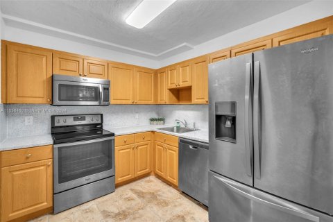 Condo in Pompano Beach, Florida, 3 bedrooms  № 1310379 - photo 13