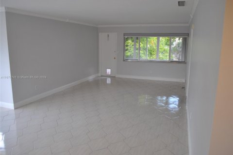 Copropriété à vendre à Miami, Floride: 2 chambres, 103.68 m2 № 1404115 - photo 4