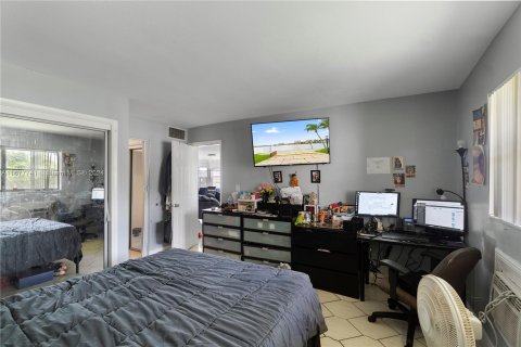 Condo in Miami, Florida, 2 bedrooms  № 1404115 - photo 24