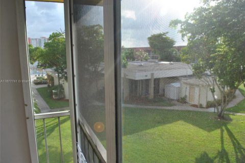 Copropriété à vendre à Miami, Floride: 2 chambres, 103.68 m2 № 1404115 - photo 10