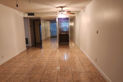 Condominio en venta en Sunrise, Florida, 1 dormitorio, 59.46 m2 № 1227917 - foto 4