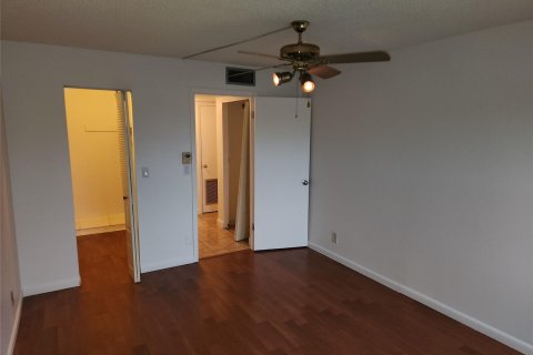 Condo in Sunrise, Florida, 1 bedroom  № 1227917 - photo 9