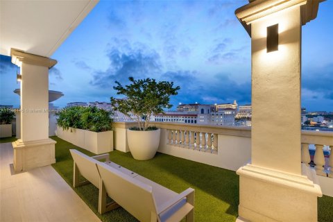 Condominio en venta en Coral Gables, Florida, 4 dormitorios, 461.72 m2 № 1207102 - foto 17