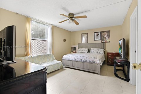 Купить кондоминиум в Тамарак, Флорида 2 спальни, 99.87м2, № 837012 - фото 6