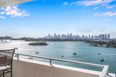 Condominio en venta en Miami Beach, Florida, 1 dormitorio, 95.41 m2 № 1316583 - foto 1