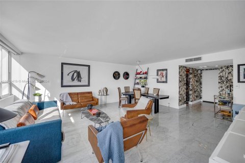 Condo in Miami Beach, Florida, 1 bedroom  № 1316583 - photo 6