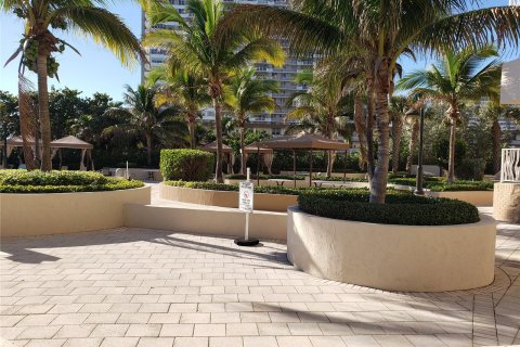 Copropriété à vendre à Hallandale Beach, Floride: 2 chambres, 210.05 m2 № 929702 - photo 4
