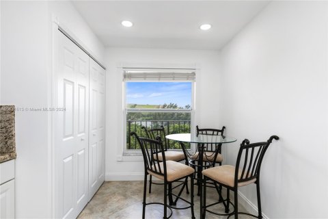 Copropriété à vendre à Deerfield Beach, Floride: 2 chambres, 99.41 m2 № 1292439 - photo 19