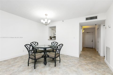 Copropriété à vendre à Deerfield Beach, Floride: 2 chambres, 99.41 m2 № 1292439 - photo 15