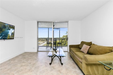 Copropriété à vendre à Deerfield Beach, Floride: 2 chambres, 99.41 m2 № 1292439 - photo 12