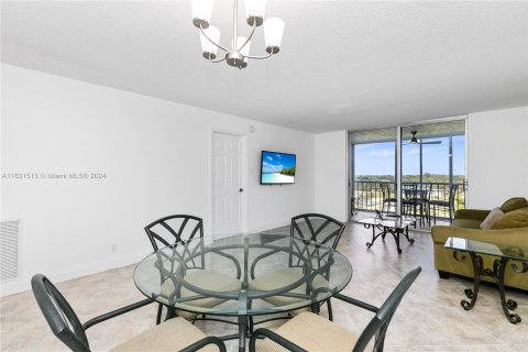 Copropriété à vendre à Deerfield Beach, Floride: 2 chambres, 99.41 m2 № 1292439 - photo 11