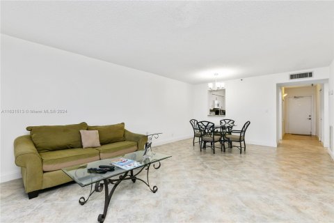 Copropriété à vendre à Deerfield Beach, Floride: 2 chambres, 99.41 m2 № 1292439 - photo 13