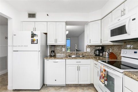 Copropriété à vendre à Deerfield Beach, Floride: 2 chambres, 99.41 m2 № 1292439 - photo 17