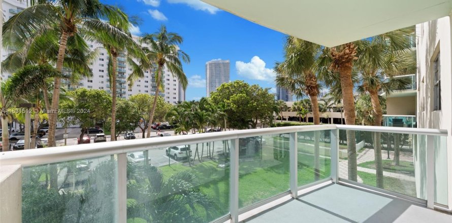 Condo à Sunny Isles Beach, Floride, 2 chambres  № 1292438