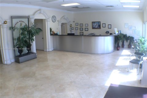 Immobilier commercial à vendre à Margate, Floride № 1097089 - photo 4