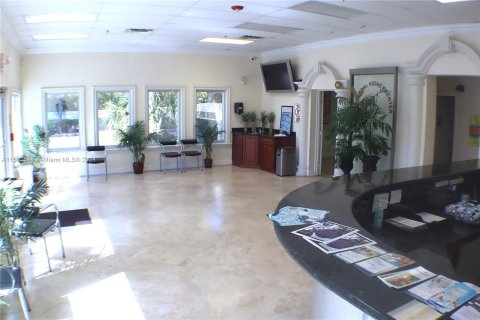 Immobilier commercial à vendre à Margate, Floride № 1097089 - photo 6