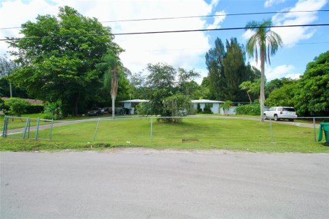 House in Southwest Ranches, Florida 3 bedrooms, 384.99 sq.m. № 1285960 - photo 2