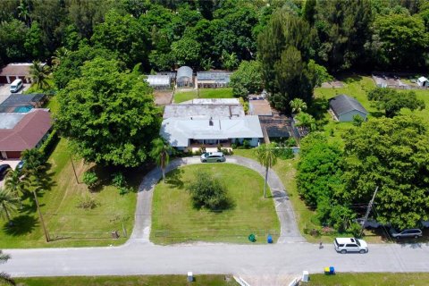 Villa ou maison à vendre à Southwest Ranches, Floride: 3 chambres, 384.99 m2 № 1285960 - photo 25