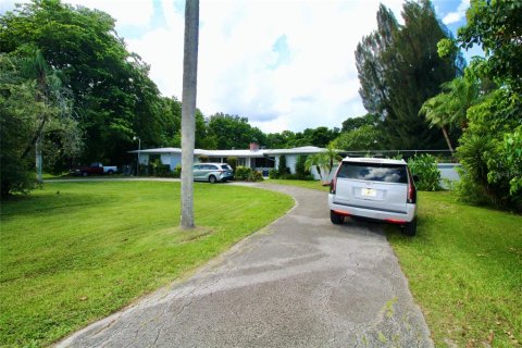 Villa ou maison à vendre à Southwest Ranches, Floride: 3 chambres, 384.99 m2 № 1285960 - photo 7