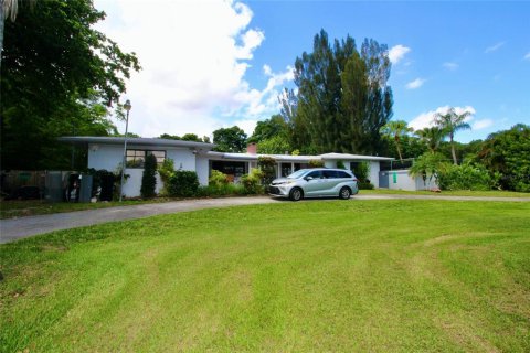 Villa ou maison à vendre à Southwest Ranches, Floride: 3 chambres, 384.99 m2 № 1285960 - photo 1