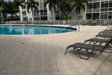 Condominio en venta en Tamarac, Florida, 2 dormitorios, 130.06 m2 № 945284 - foto 4
