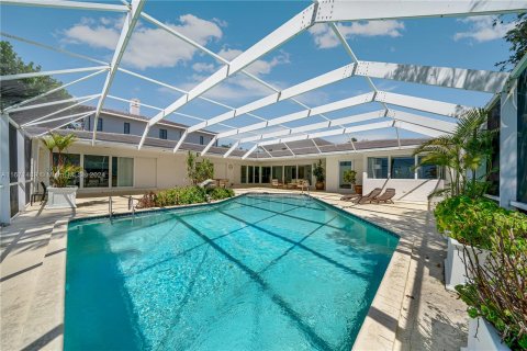 House in Key Biscayne, Florida 5 bedrooms, 336.31 sq.m. № 1393583 - photo 25