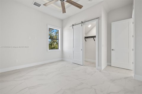 Villa ou maison à vendre à Cape Coral, Floride: 4 chambres, 317.91 m2 № 1393628 - photo 21