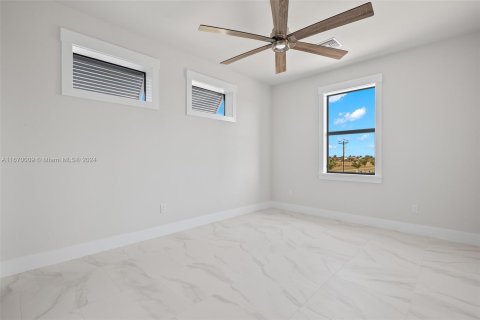 Villa ou maison à vendre à Cape Coral, Floride: 4 chambres, 317.91 m2 № 1393628 - photo 22