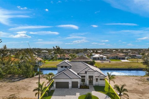 Villa ou maison à vendre à Cape Coral, Floride: 4 chambres, 317.91 m2 № 1393628 - photo 6