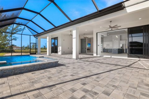 Villa ou maison à vendre à Cape Coral, Floride: 4 chambres, 317.91 m2 № 1393628 - photo 27