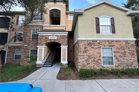 Condo in Tampa, Florida, 2 bedrooms  № 1392088 - photo 1