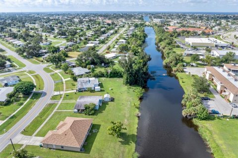 House in Port Charlotte, Florida 2 bedrooms, 81.2 sq.m. № 1311825 - photo 29