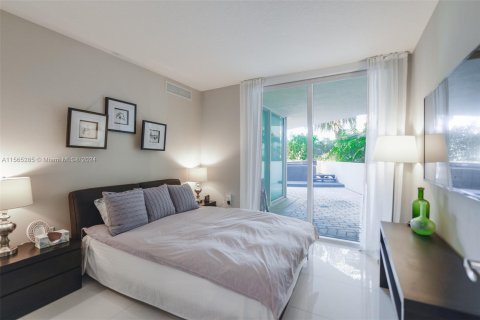 Condo in Sunny Isles Beach, Florida, 4 bedrooms  № 1101277 - photo 17