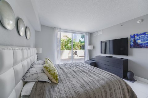 Condo in Sunny Isles Beach, Florida, 4 bedrooms  № 1101277 - photo 13