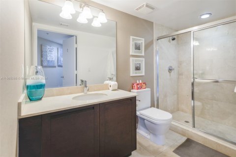 Condo in Sunny Isles Beach, Florida, 4 bedrooms  № 1101277 - photo 23