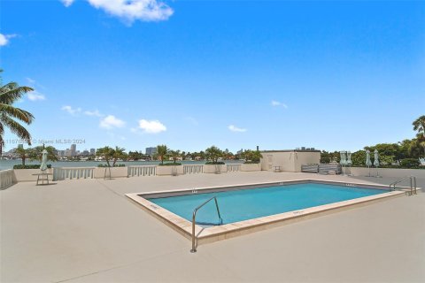 Condominio en venta en Miami Beach, Florida, 1 dormitorio, 88.26 m2 № 1402989 - foto 30