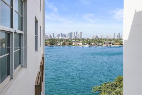 Condominio en venta en Miami Beach, Florida, 1 dormitorio, 88.26 m2 № 1402989 - foto 11