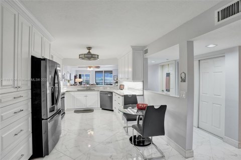 Copropriété à vendre à Tamarac, Floride: 2 chambres, 139.35 m2 № 1270389 - photo 7